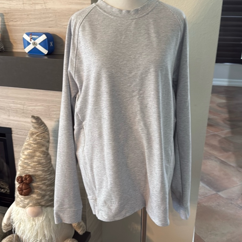 Lululemon sweatshirt with 1 side vent zip